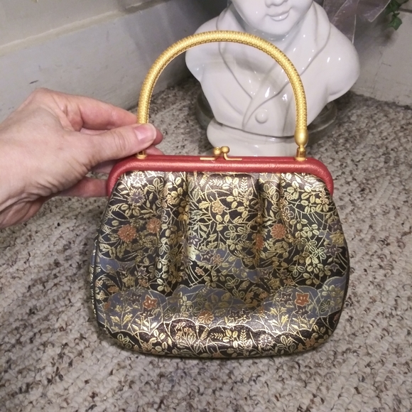 Vintage Red and Gold Floral Clutch - Picture 5 of 11
